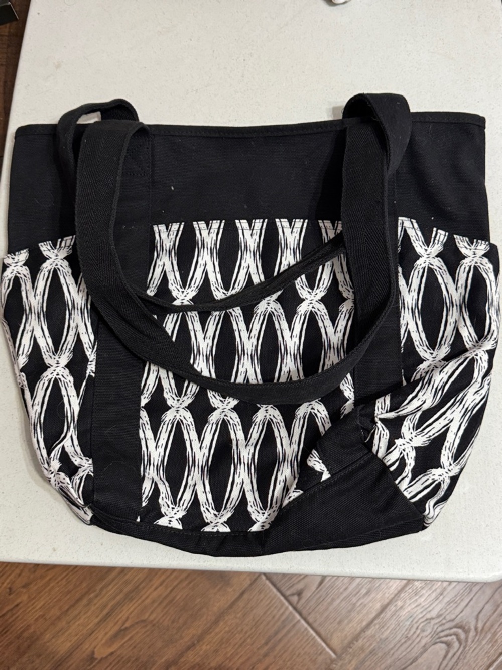 thirty-one Black and White Pattern Loop Tote